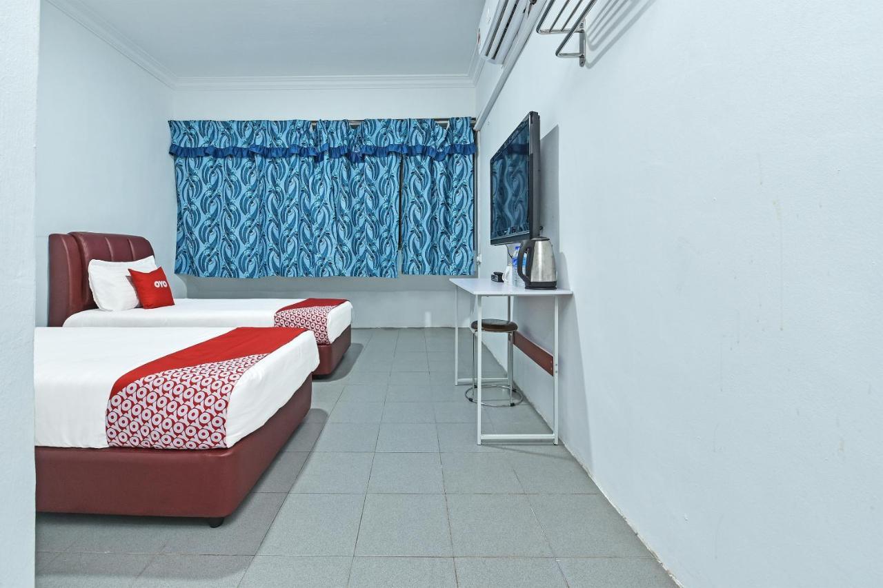 Oyo 90544 M&H Hotel Pengerang Exterior foto
